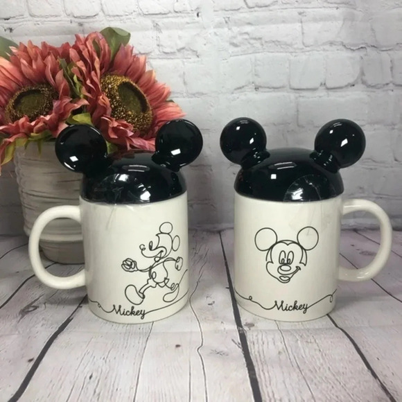 Mickey Mouse mugs with toppers - Picture 1 of 2